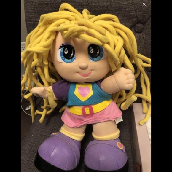 Curly Qs Doll - Picture 3 of 4